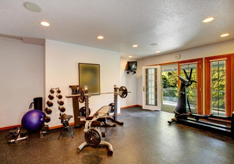 Five Reasons Your Home Workout Trumps The Gym